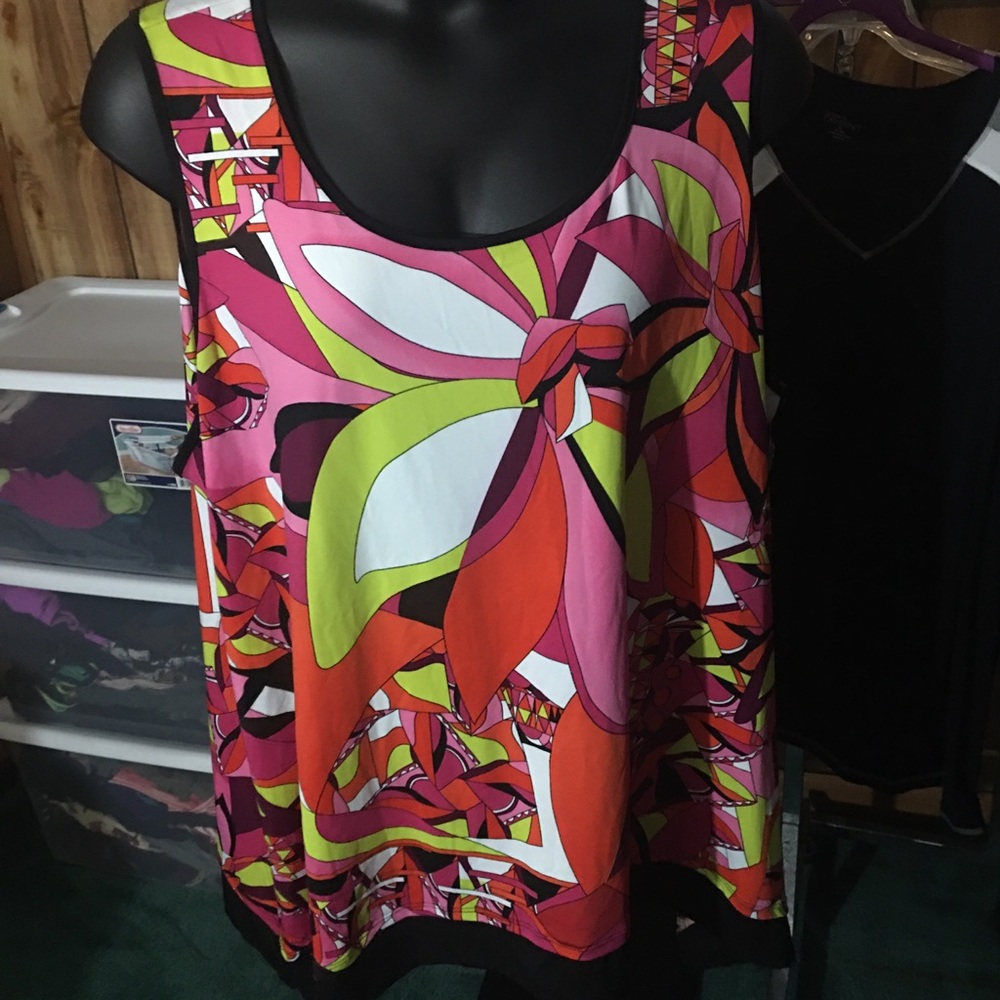 Colorful tank sleeve top!
